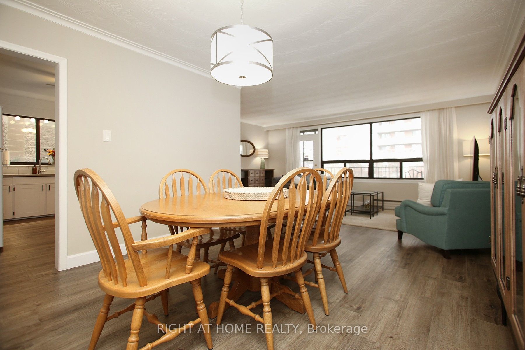 339 E Sheppard Ave 2