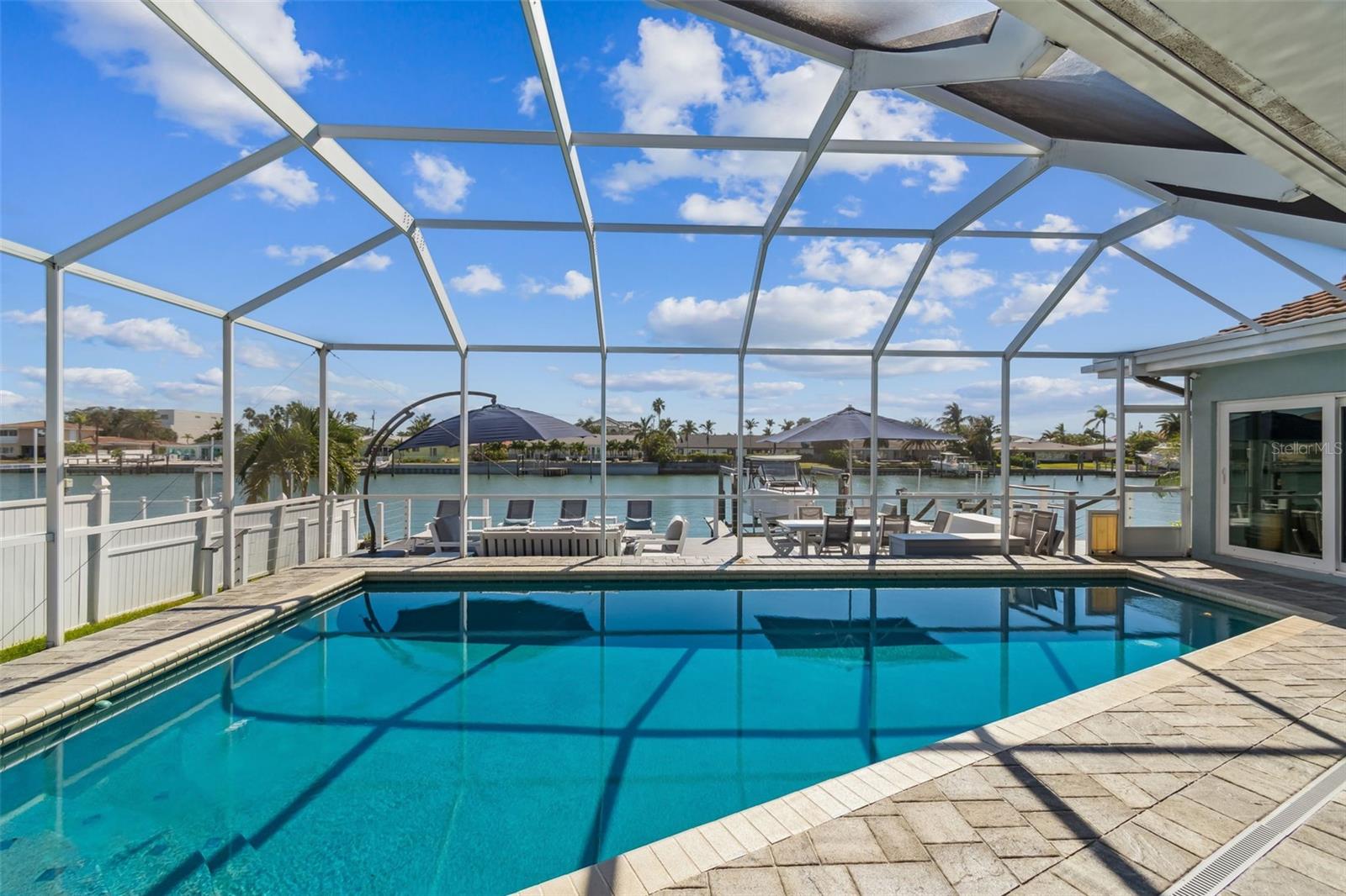 320 Belle Isle Avenue