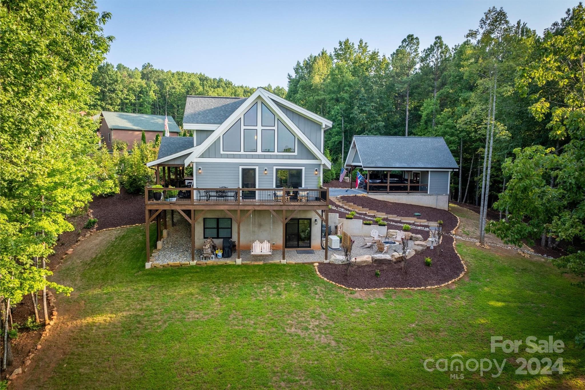 210 Grandview Loop
