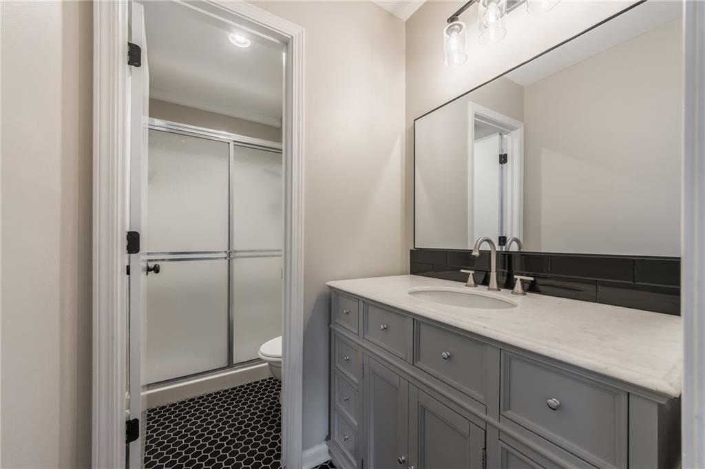 3600 NE 76th Terrace