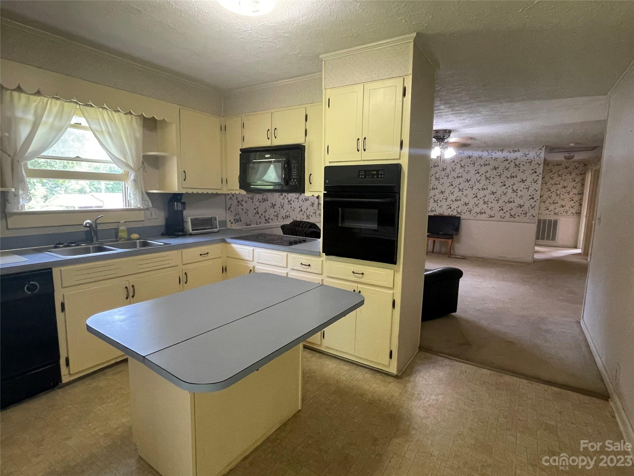3559 Redcliff Drive