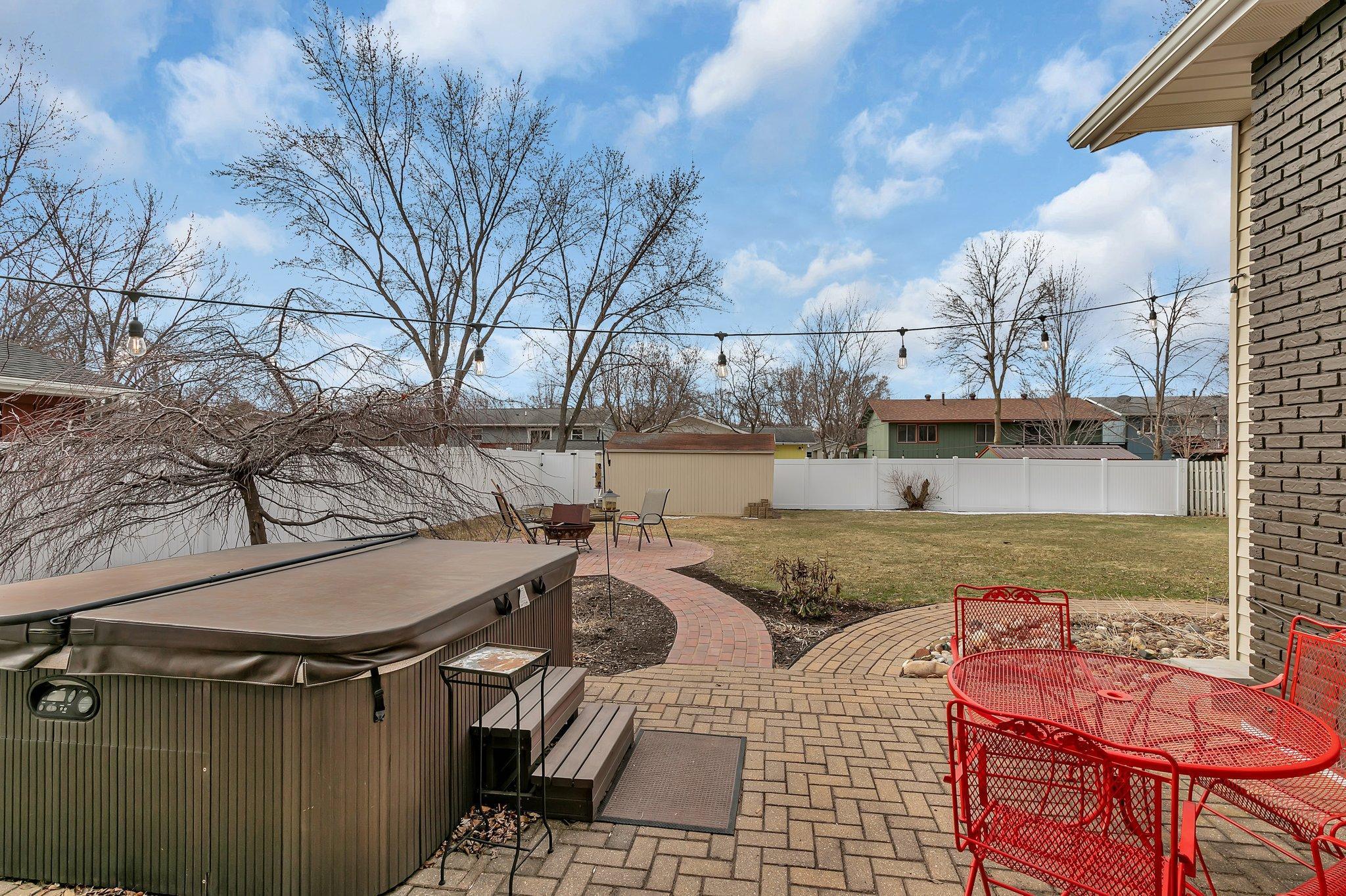 2922 Monroe Place