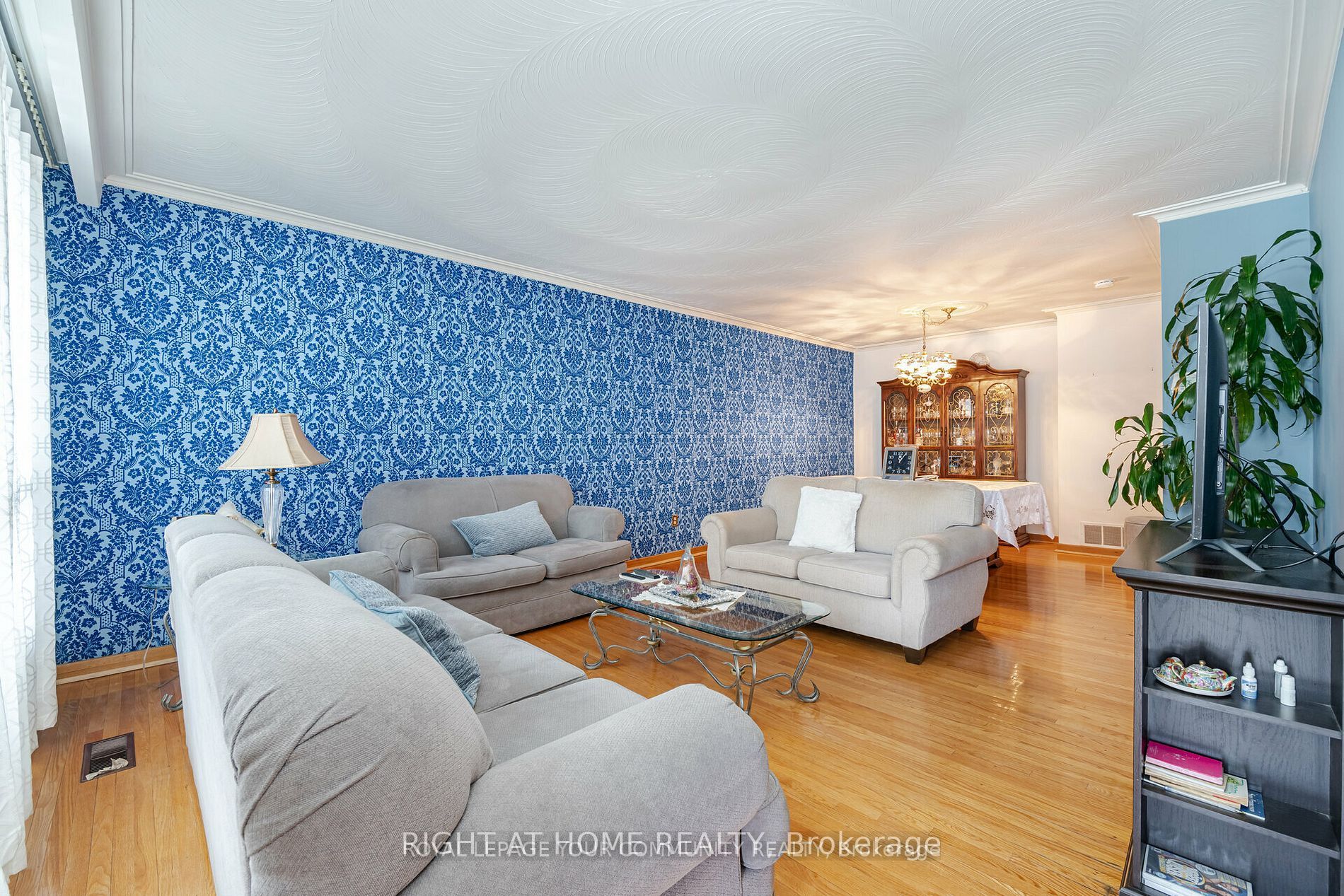 65 Plunkett Rd