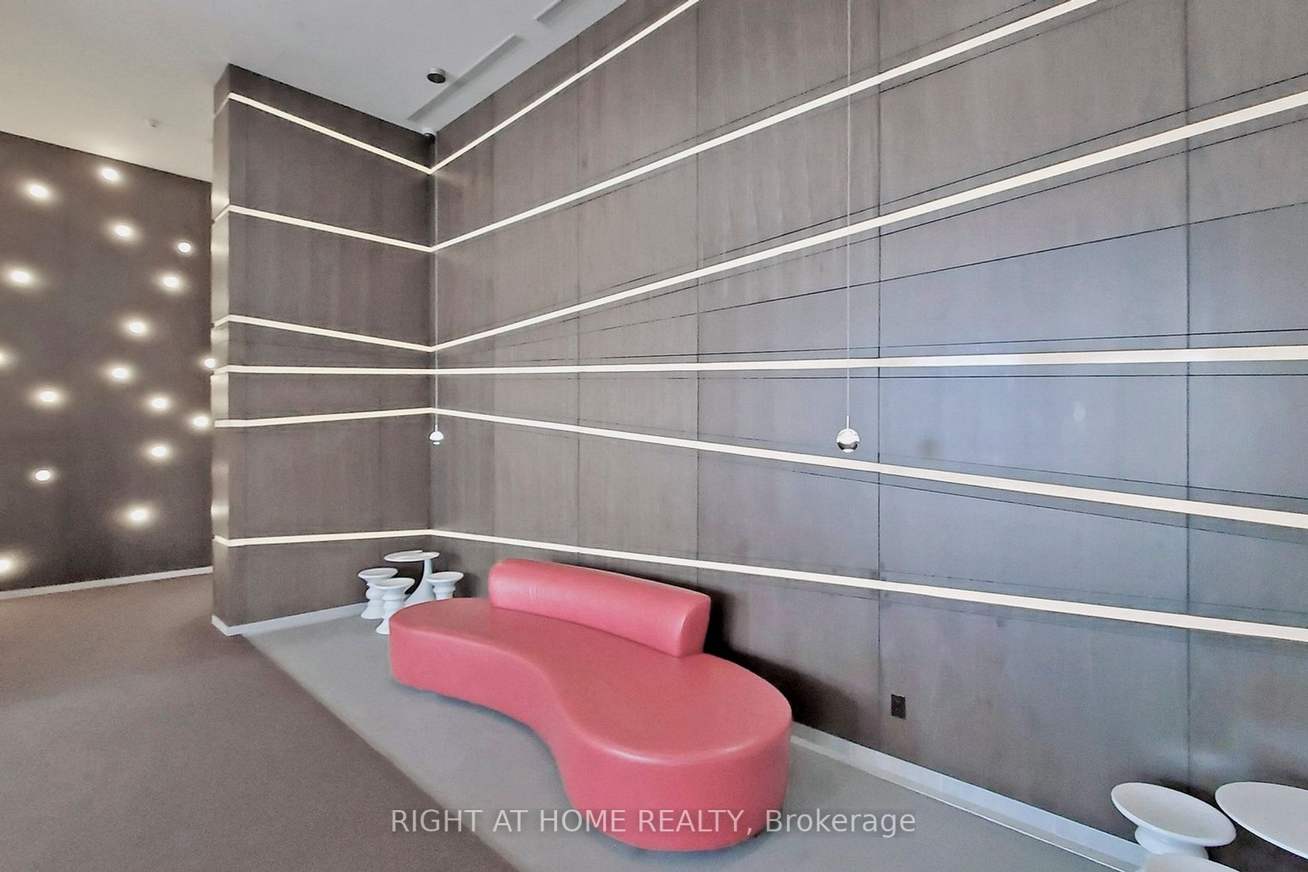 68 Canterbury Pl 902