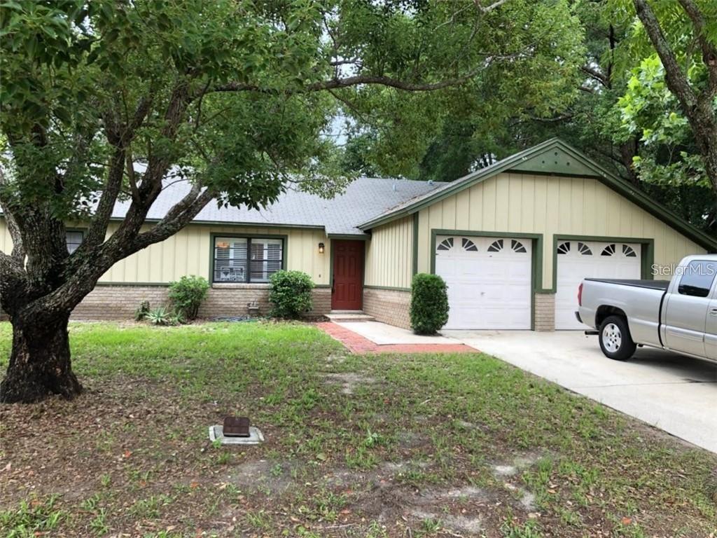 Charming 3-bedroom, 2-bathroom home in Winter Springs. This well-maintained property features a comfortable floor plan with spacious living areas and a private residential setting. Conveniently located near shopping, dining, parks, schools, major roadways, and a variety of everyday amenities. Enjoy the comfort and convenience of this desirable Winter Springs location.