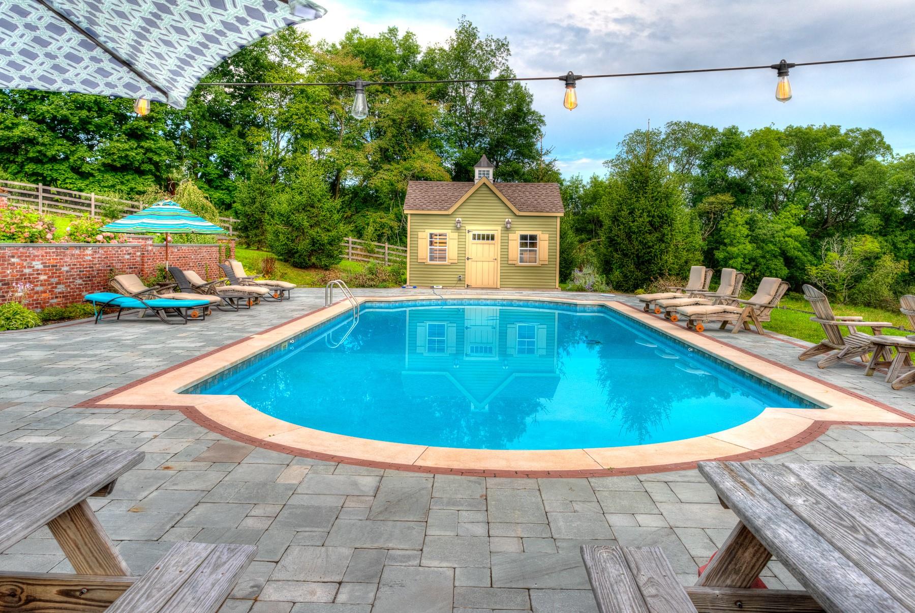 154 Hambletonian Road