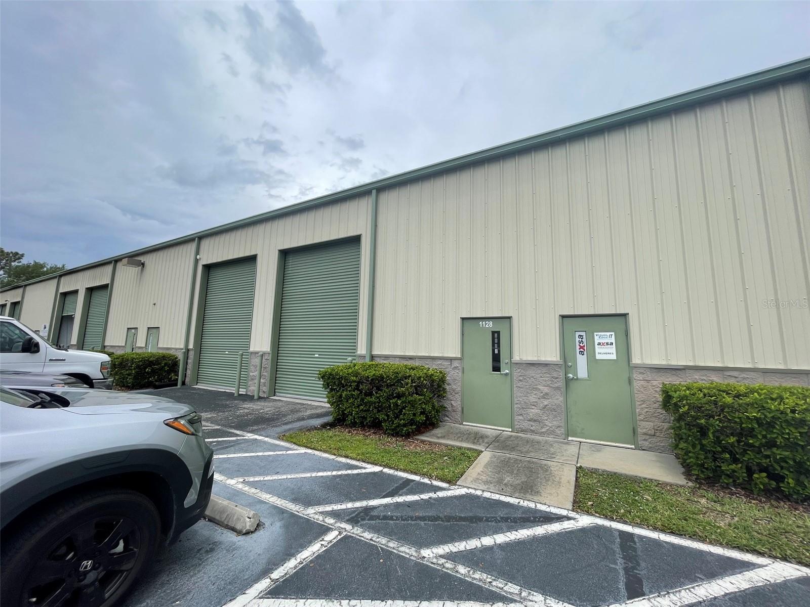 2100 N Ronald Reagan Boulevard 1044/1128/1132