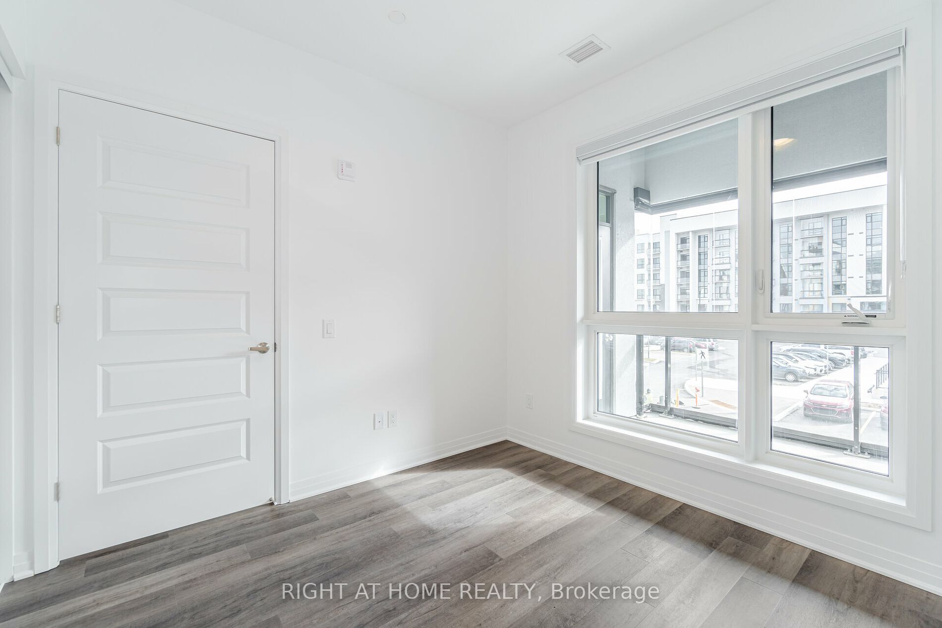 460 Gordon Krantz Ave 213