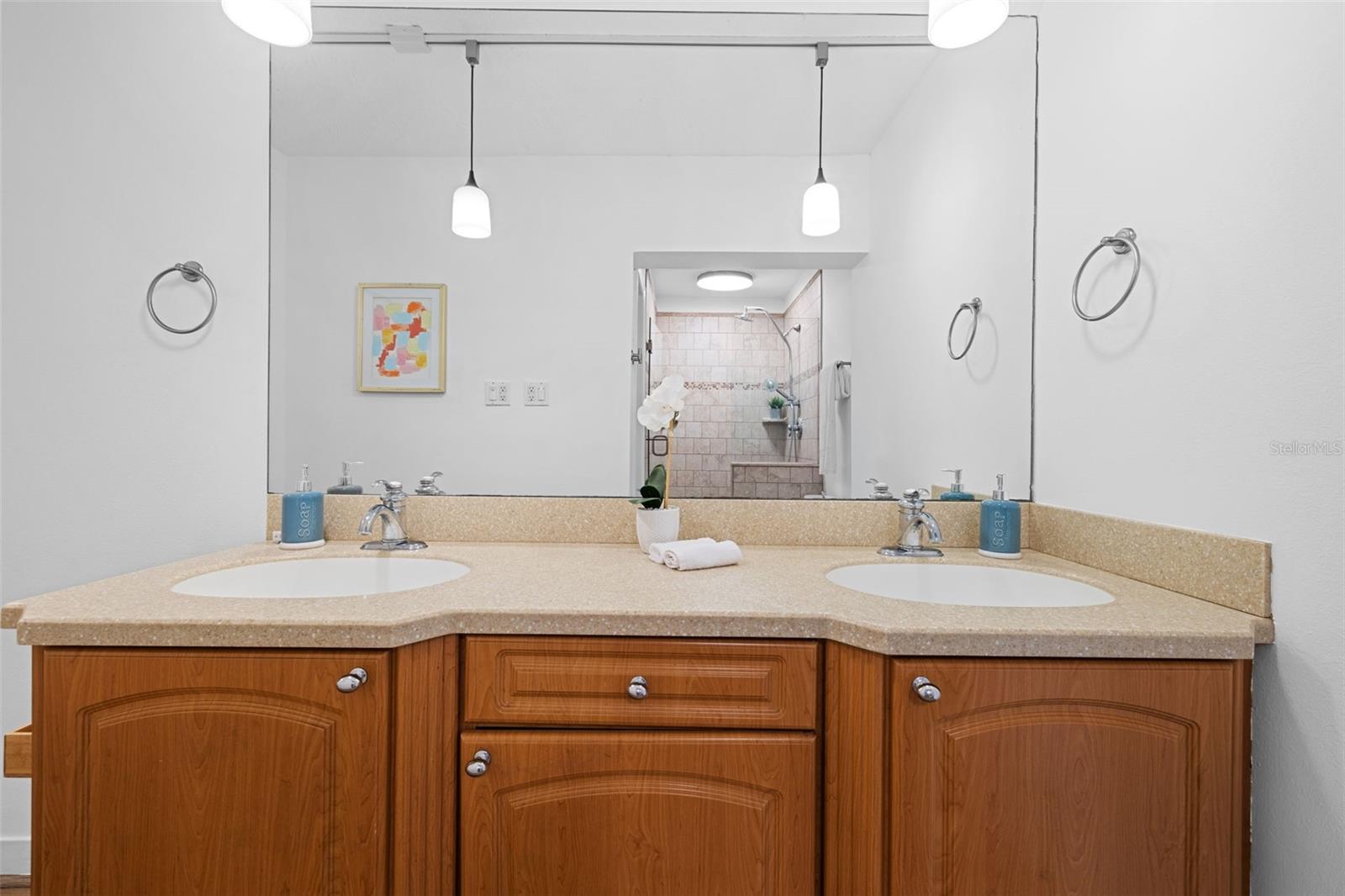 3913 W Eden Roc Circle