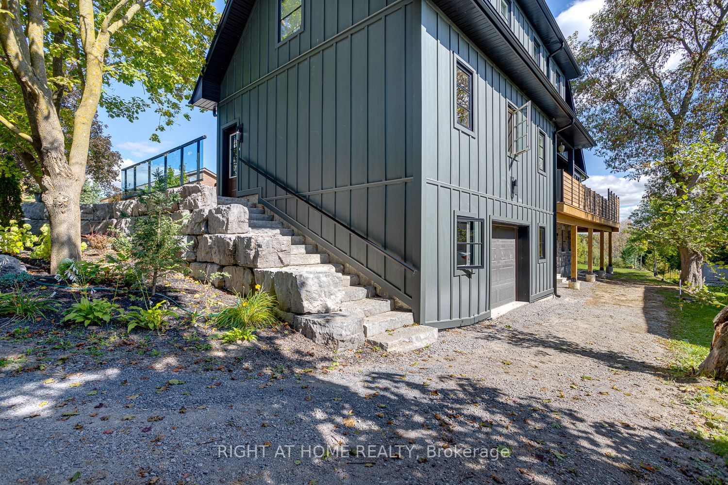 263 N Main St