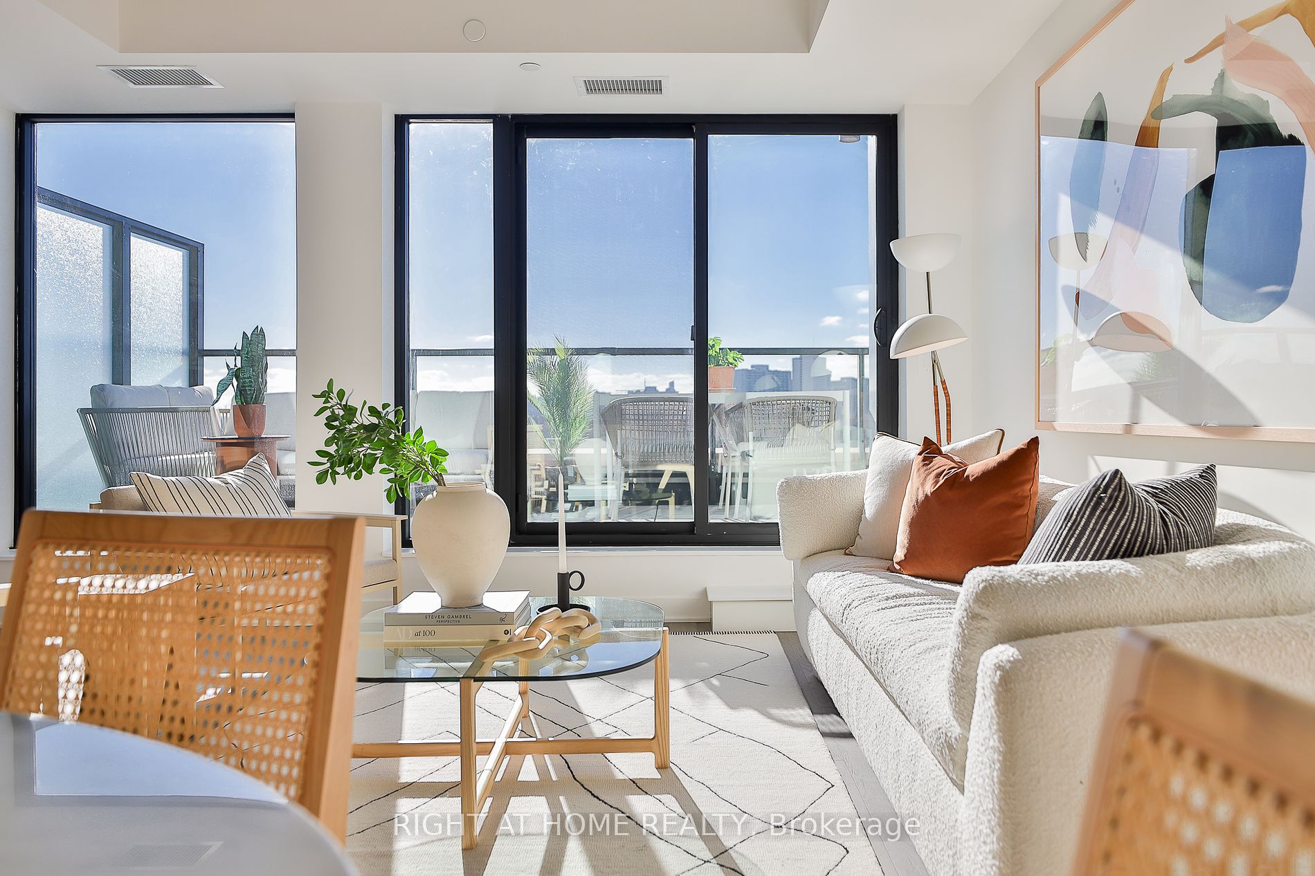 2720 W Dundas St 620