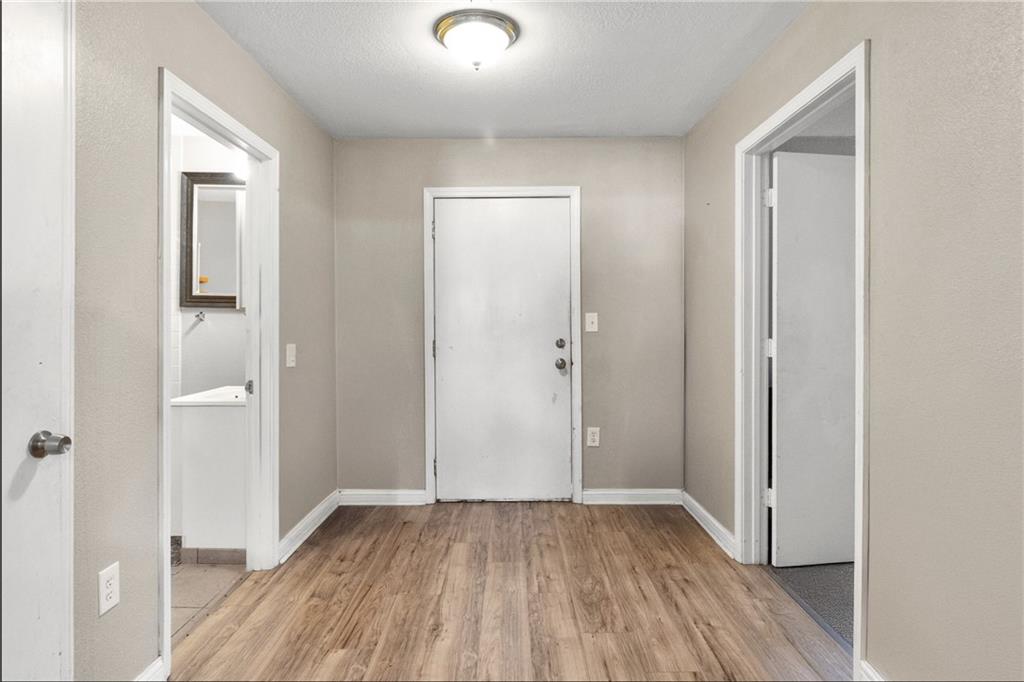 1119-1125 Merriam Lane