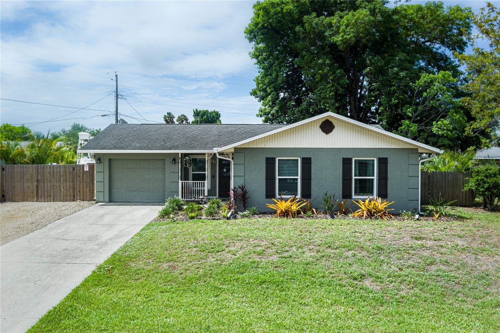 327 43rd Street Boulevard W