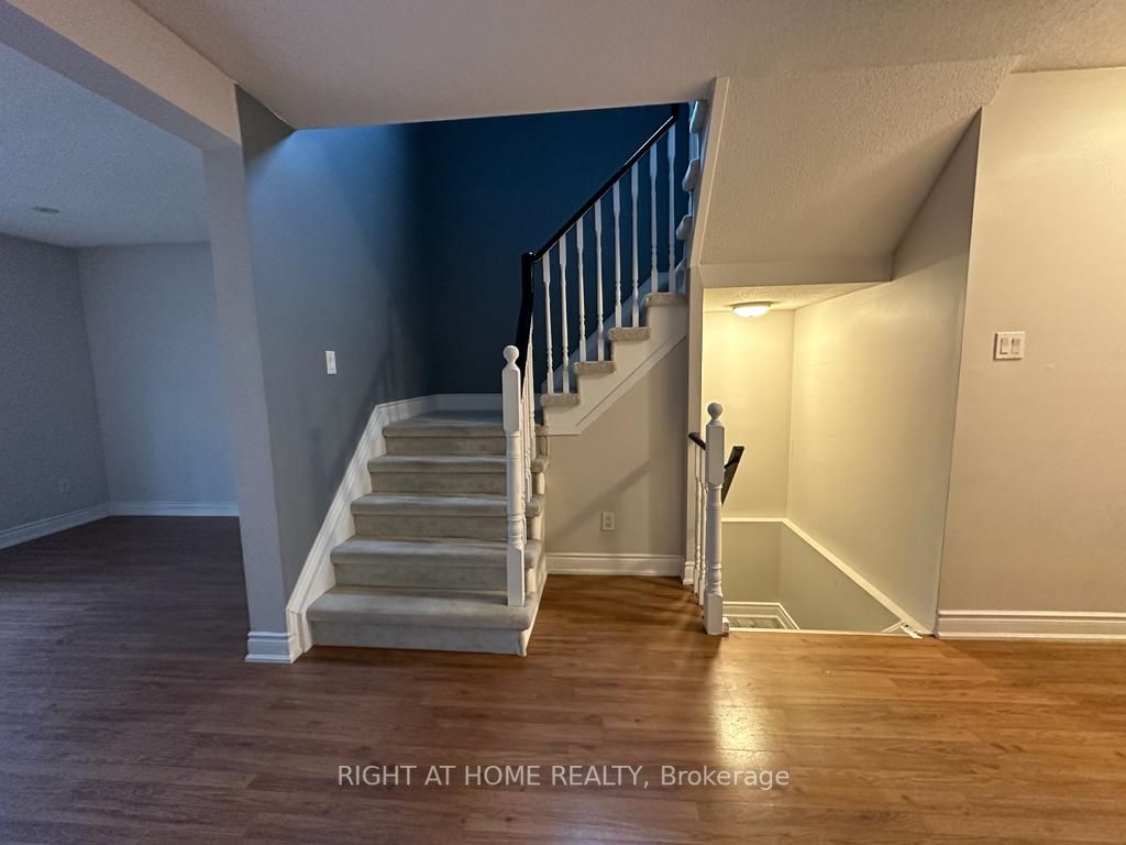 365 Tailfeather Cres 28