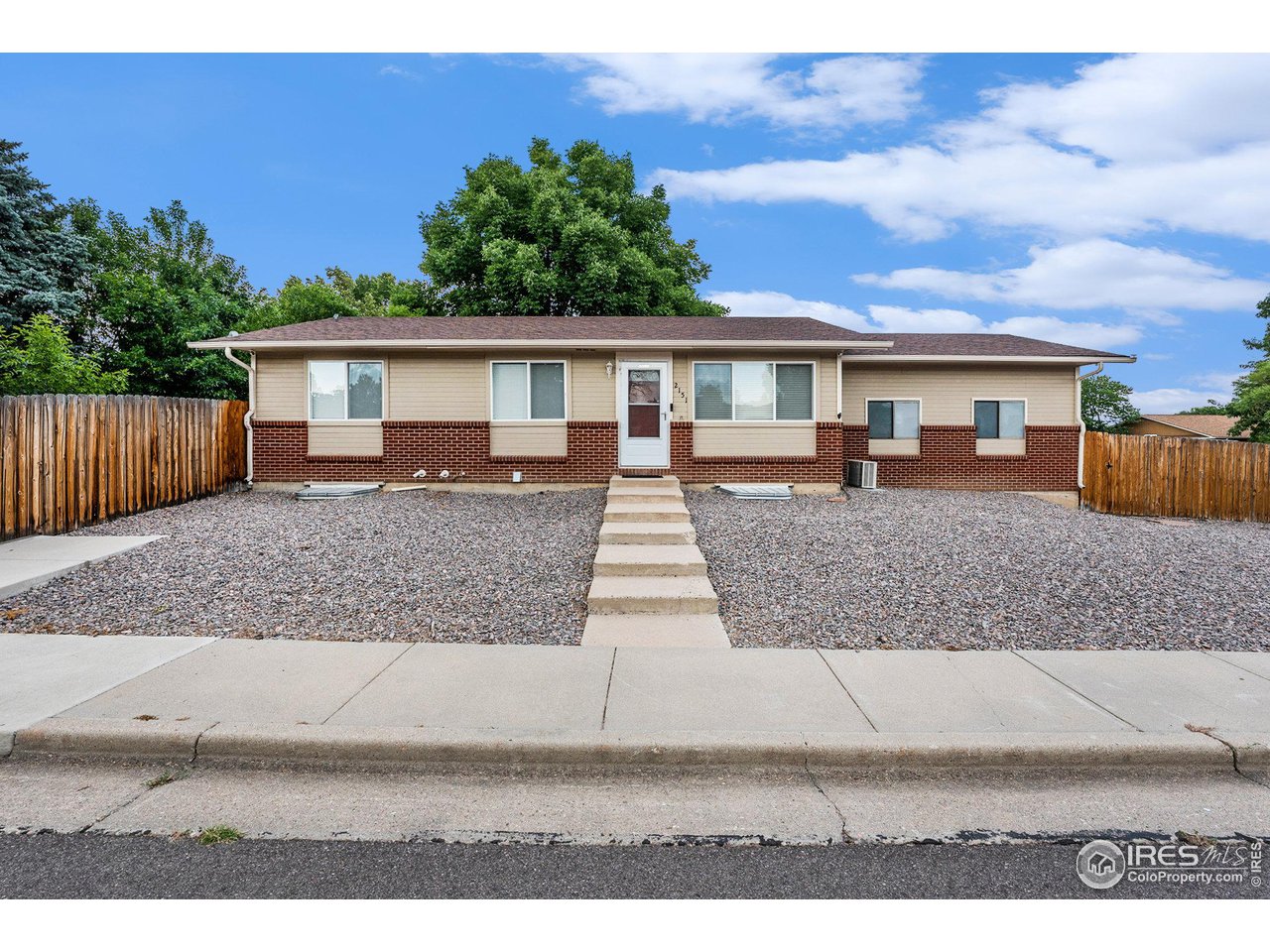 2151 S Custer Ave