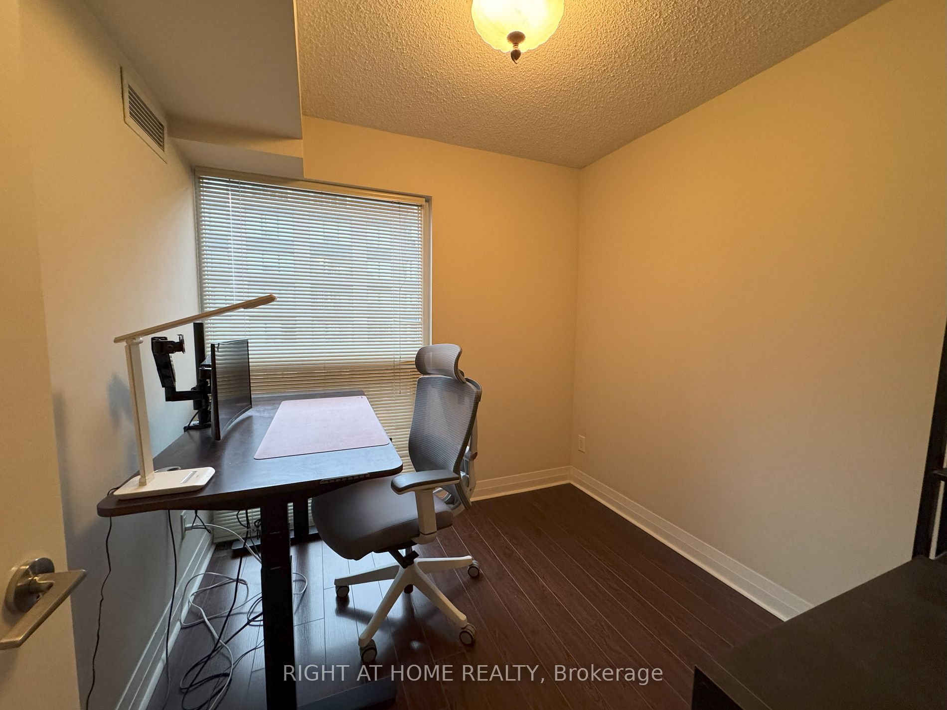 21 Carlton St 1501