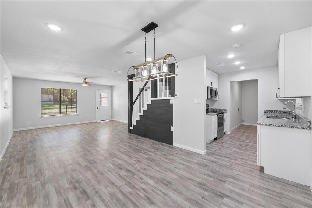 1312 E Collin