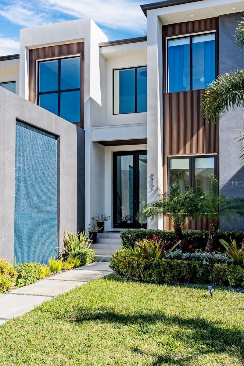 212 S Renellie Drive