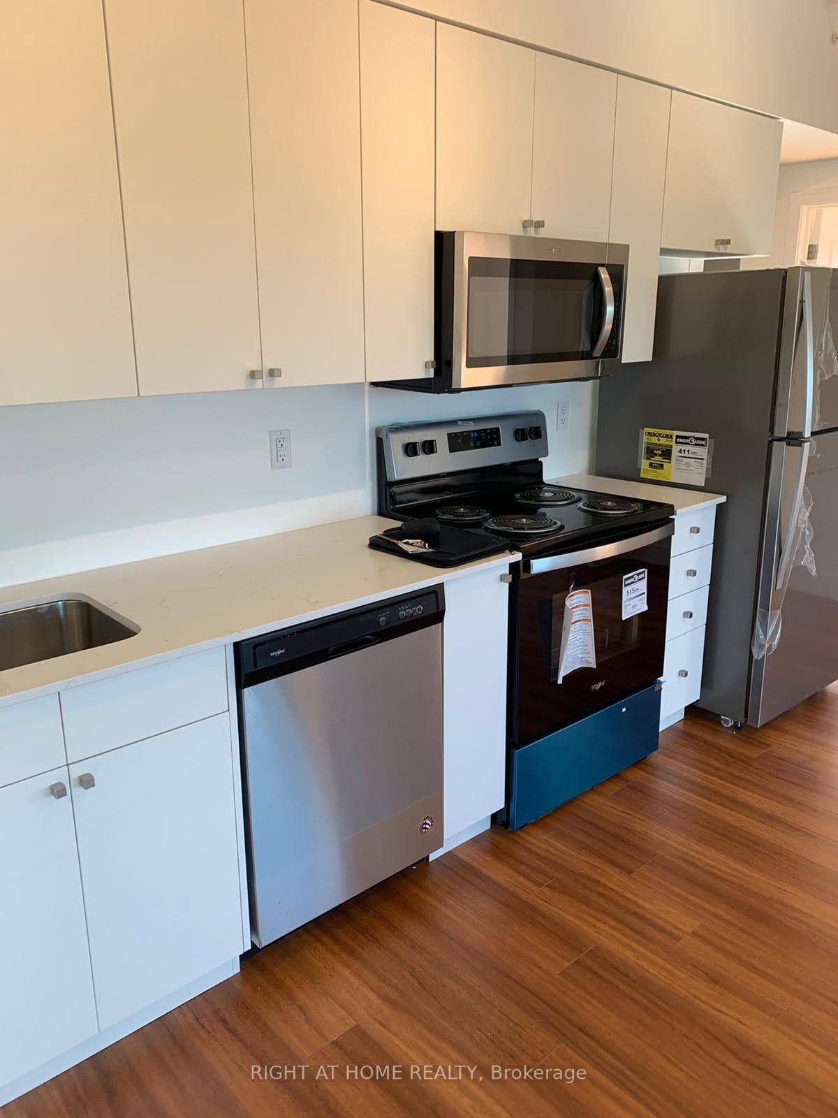 1 Wellington St 308