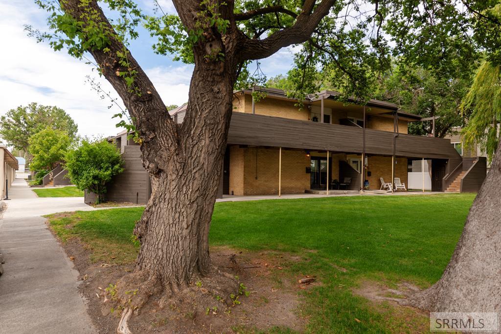 220 N Fanning Avenue33 