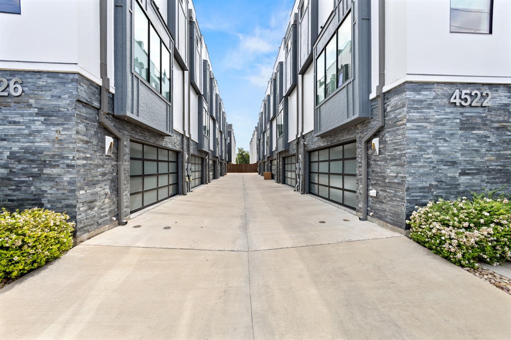 4526 Deere Street 202