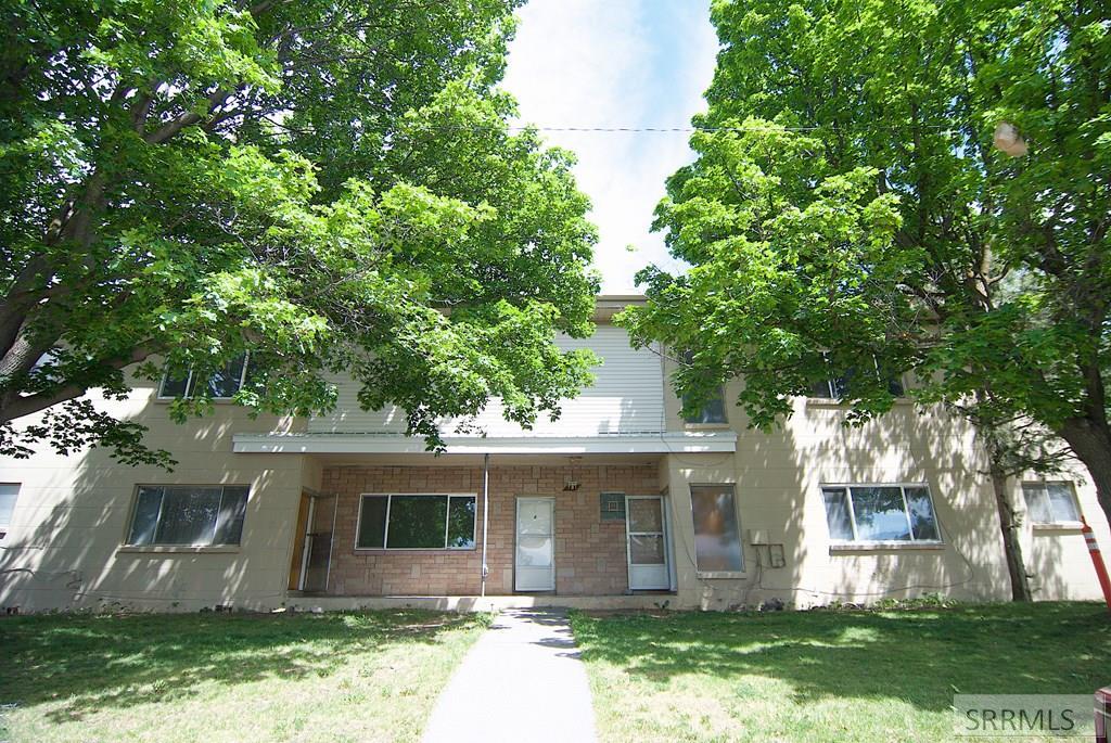 781 Oxford Drive