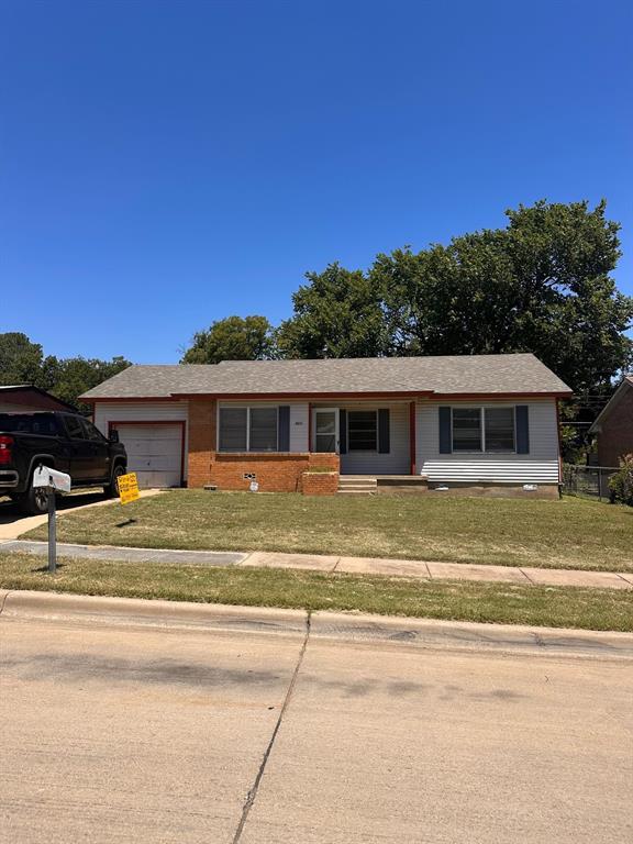 Investor's Dream or Perfect Fixer for a Homeowner – Owner Financing Available! 3-bedroom, 1-bath home with 1,086 sqft of potential, ready for your vision! Whether you're an investor looking for your next flip or a homeowner wanting to put your personal touch on a property, this is the opportunity. Situated on a spacious lot with a big yard, there’s plenty of room for outdoor living, or expansion. Inside, the home features a functional layout.