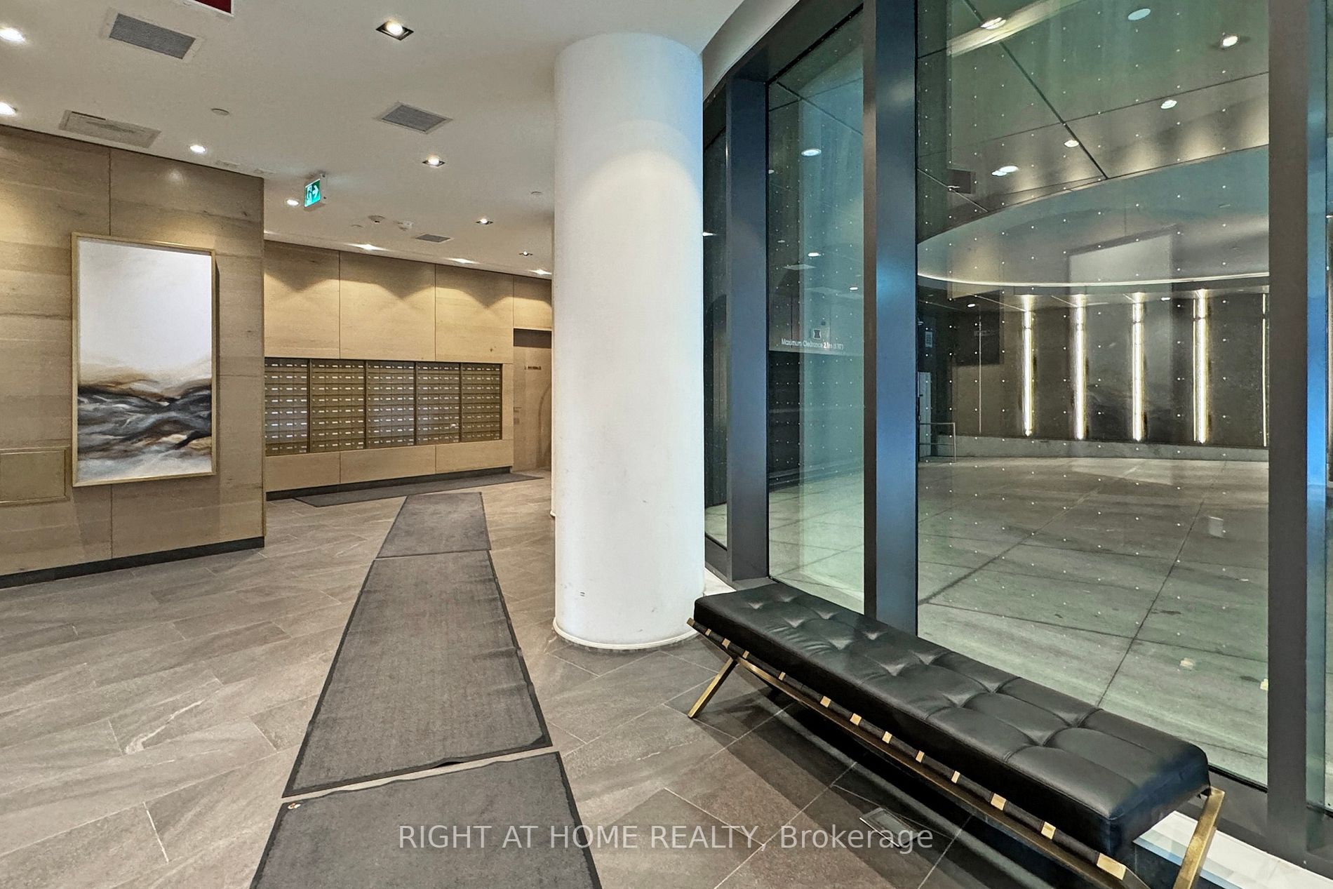 330 W Richmond St 209
