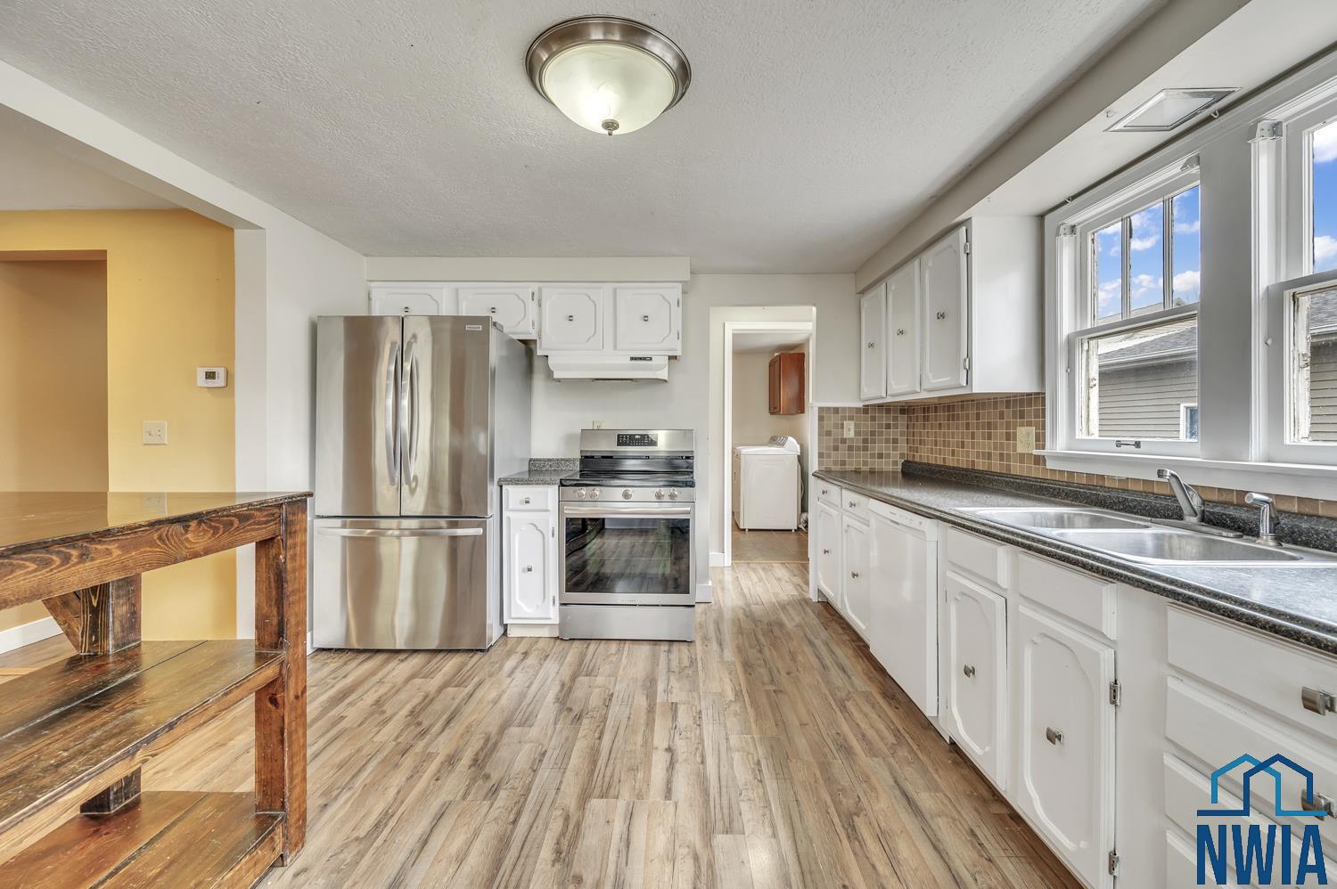 607 Albany Avenue Ne