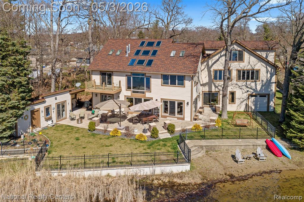 1100 Clearwater Boulevard