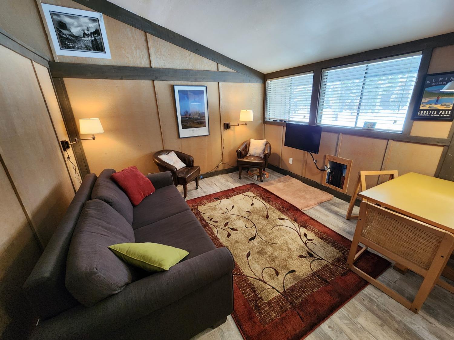 225 Creekside Dr. #18