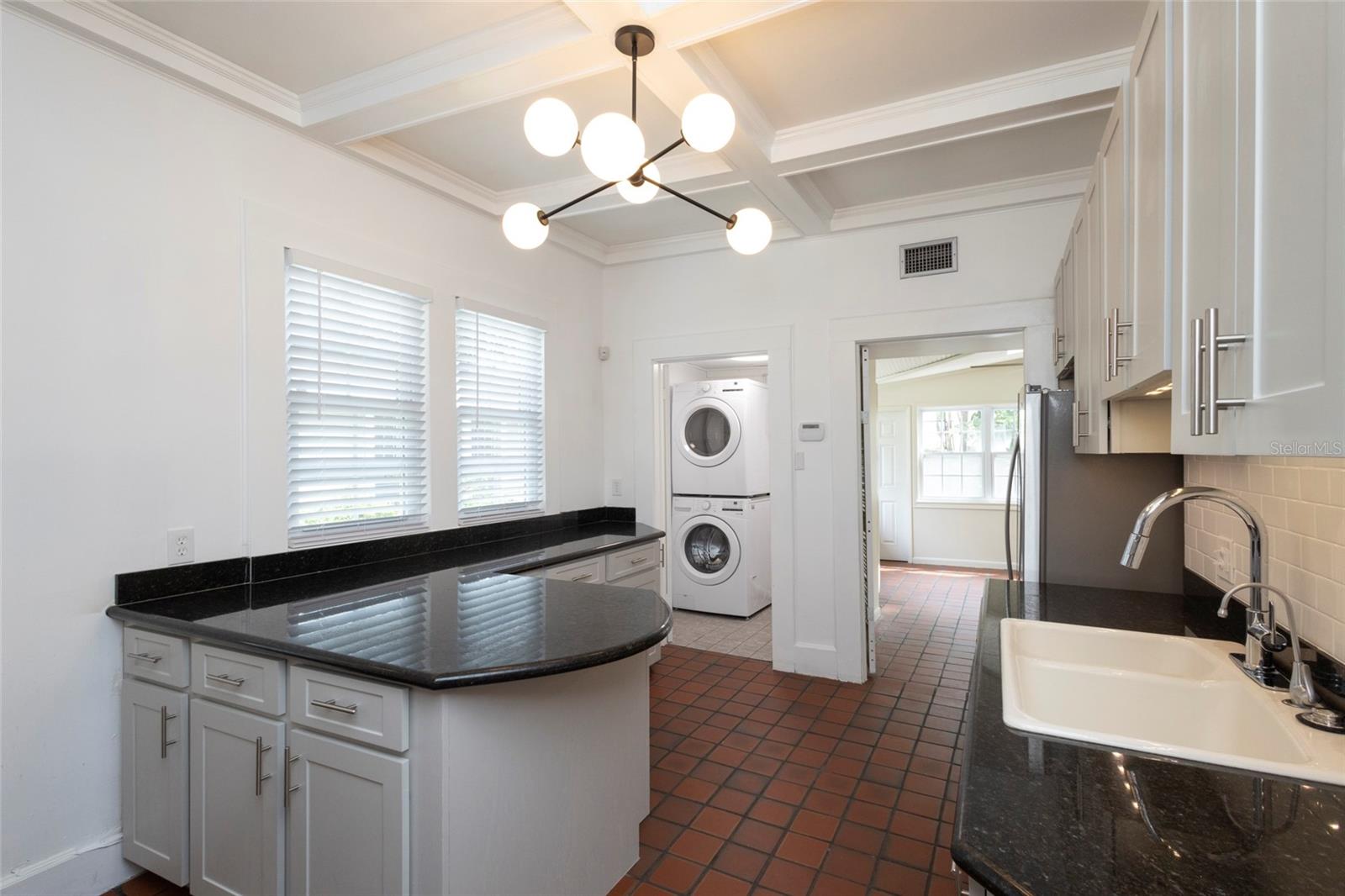 3012 W Sitios Street