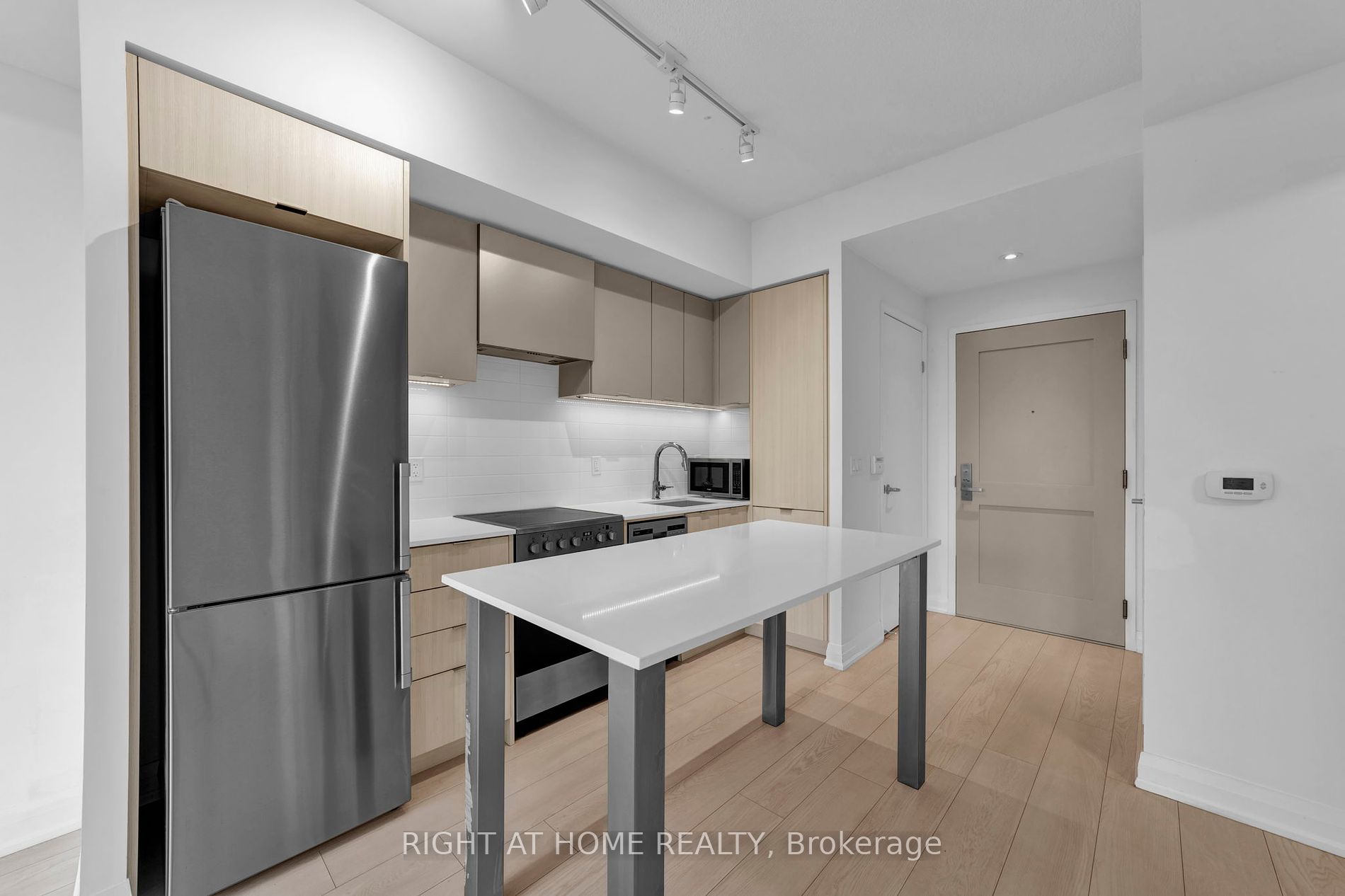 26 Gibbs Rd 649