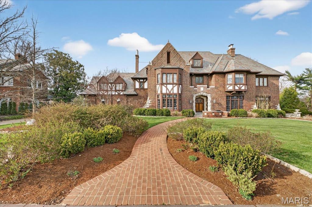 66 Lake Forest Drive