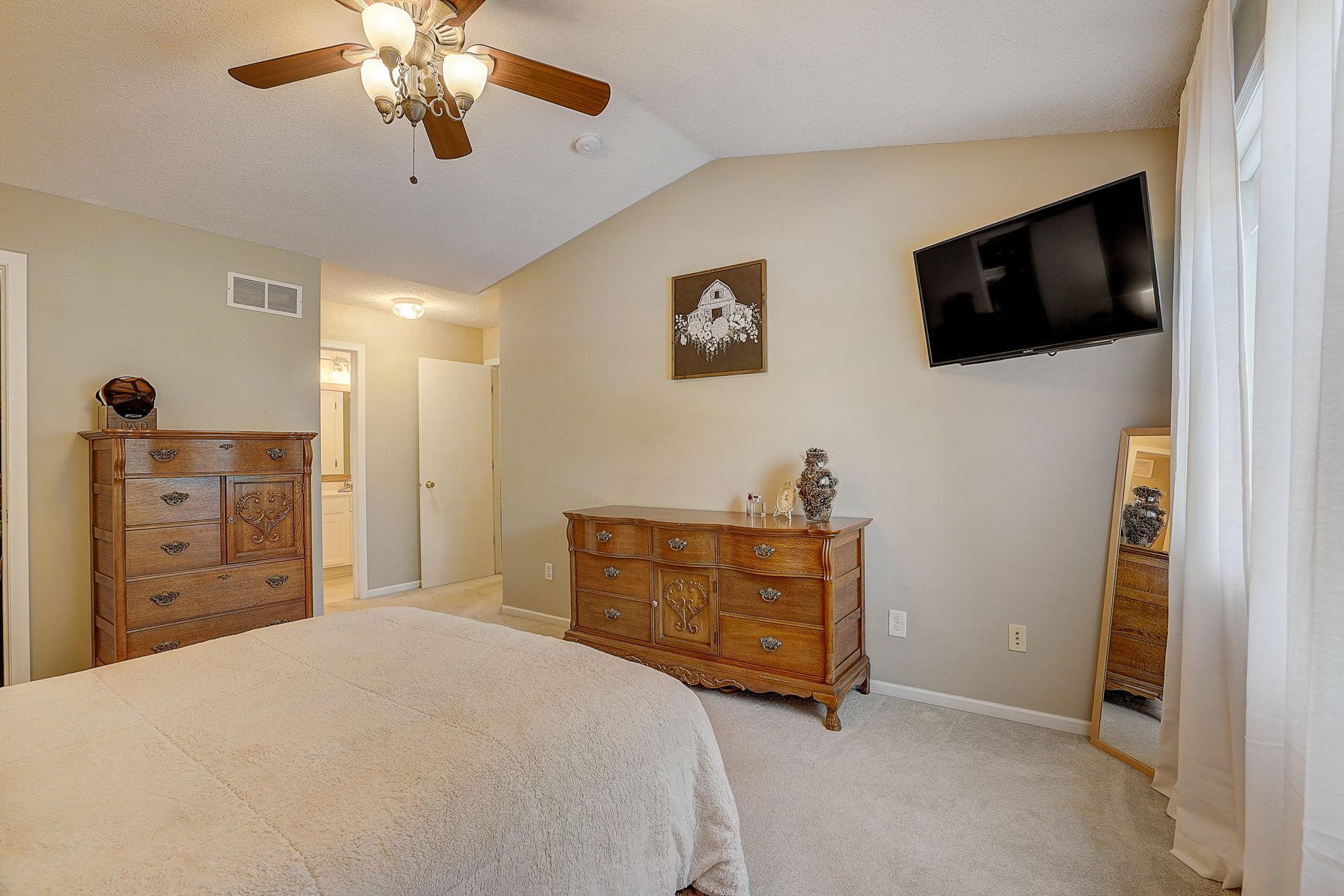 7162 Quarry Avenue NE