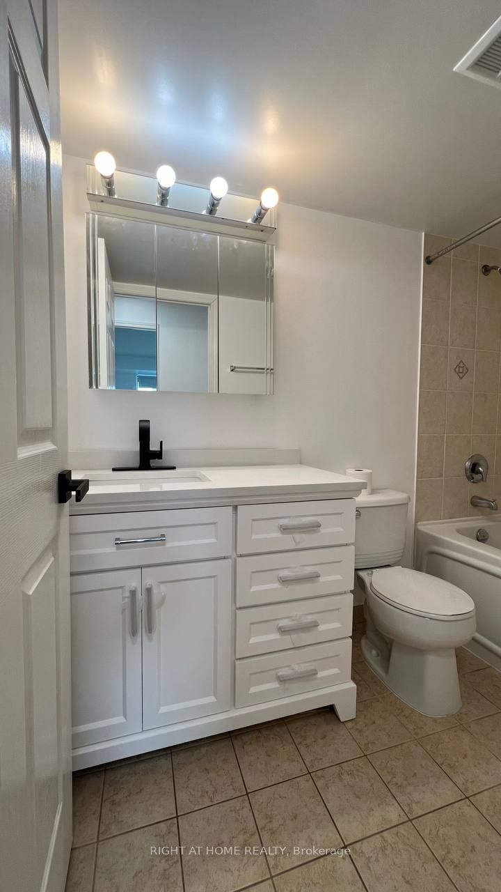 11 Oneida Cres 1202