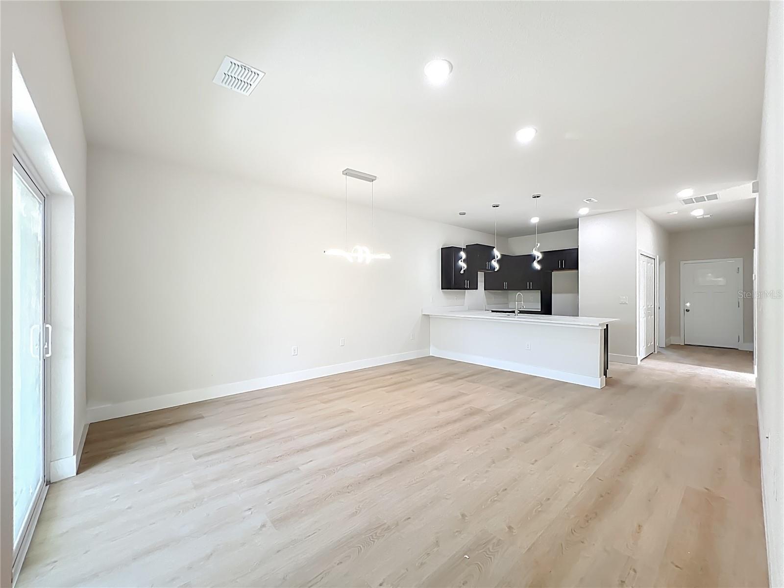 356 W 4th Street