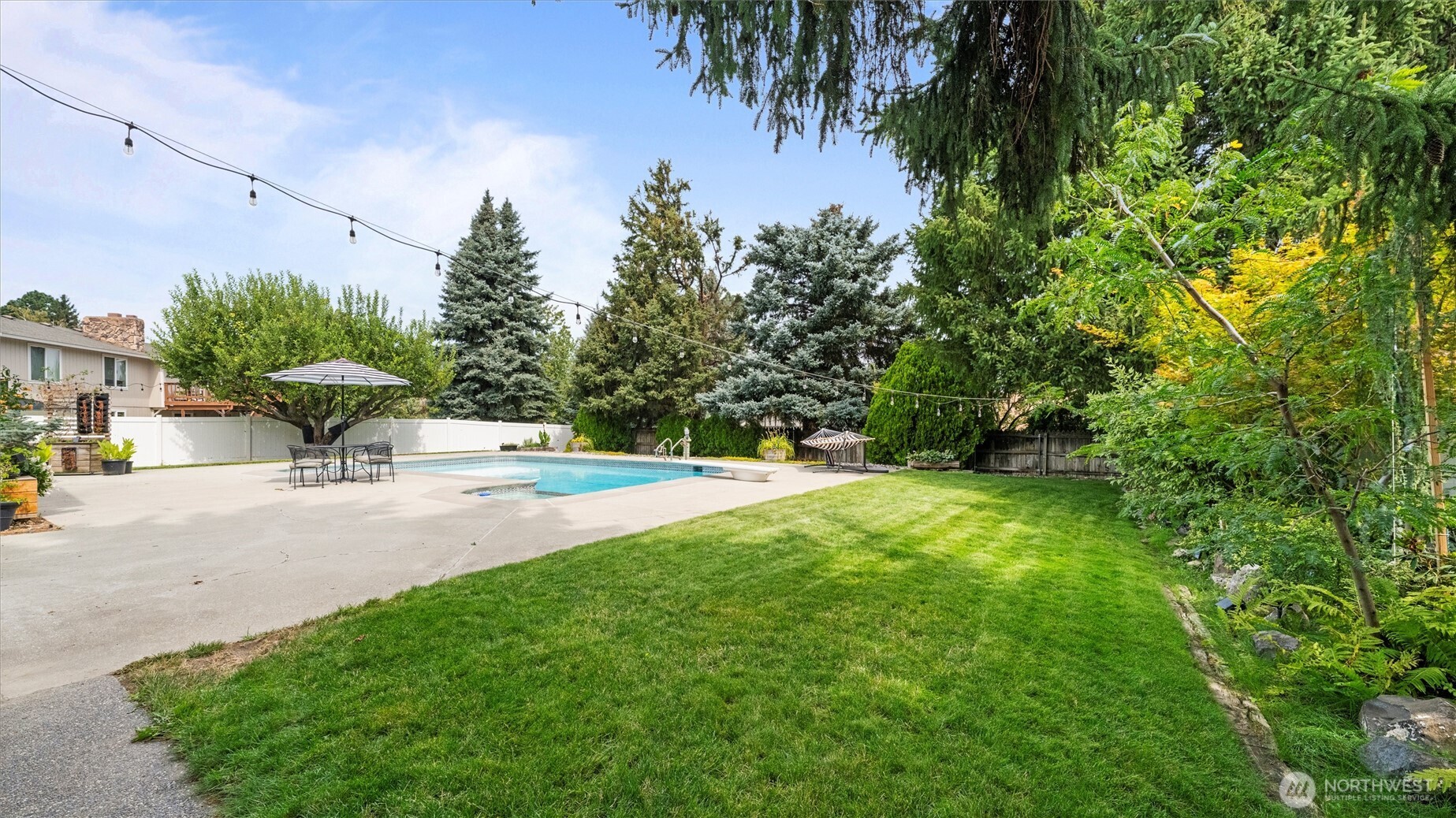 164 Hills West Way
