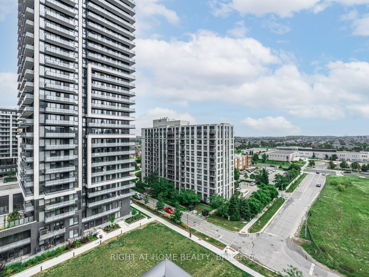65 E Oneida Cres 1010