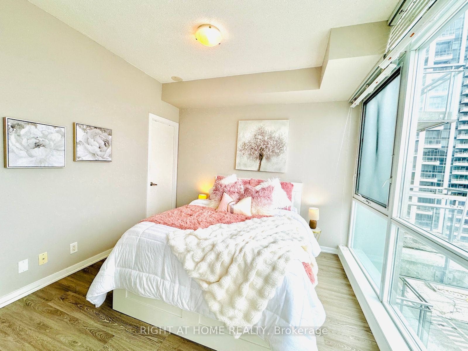 30 Canterbury Pl 1207