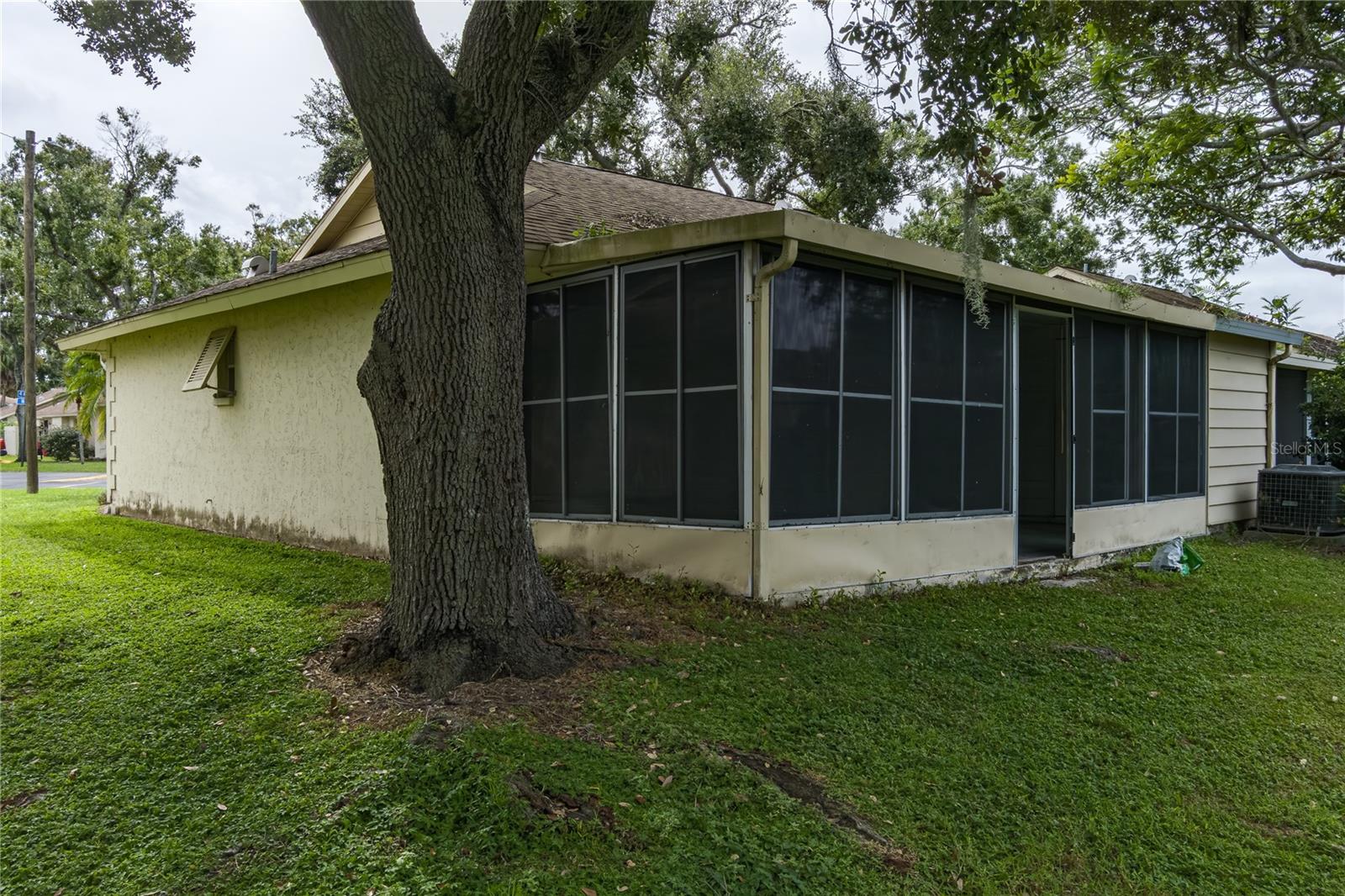 1551 41st Avenue Drive E 19