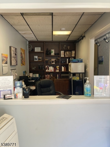 124 W Washington Ave 1