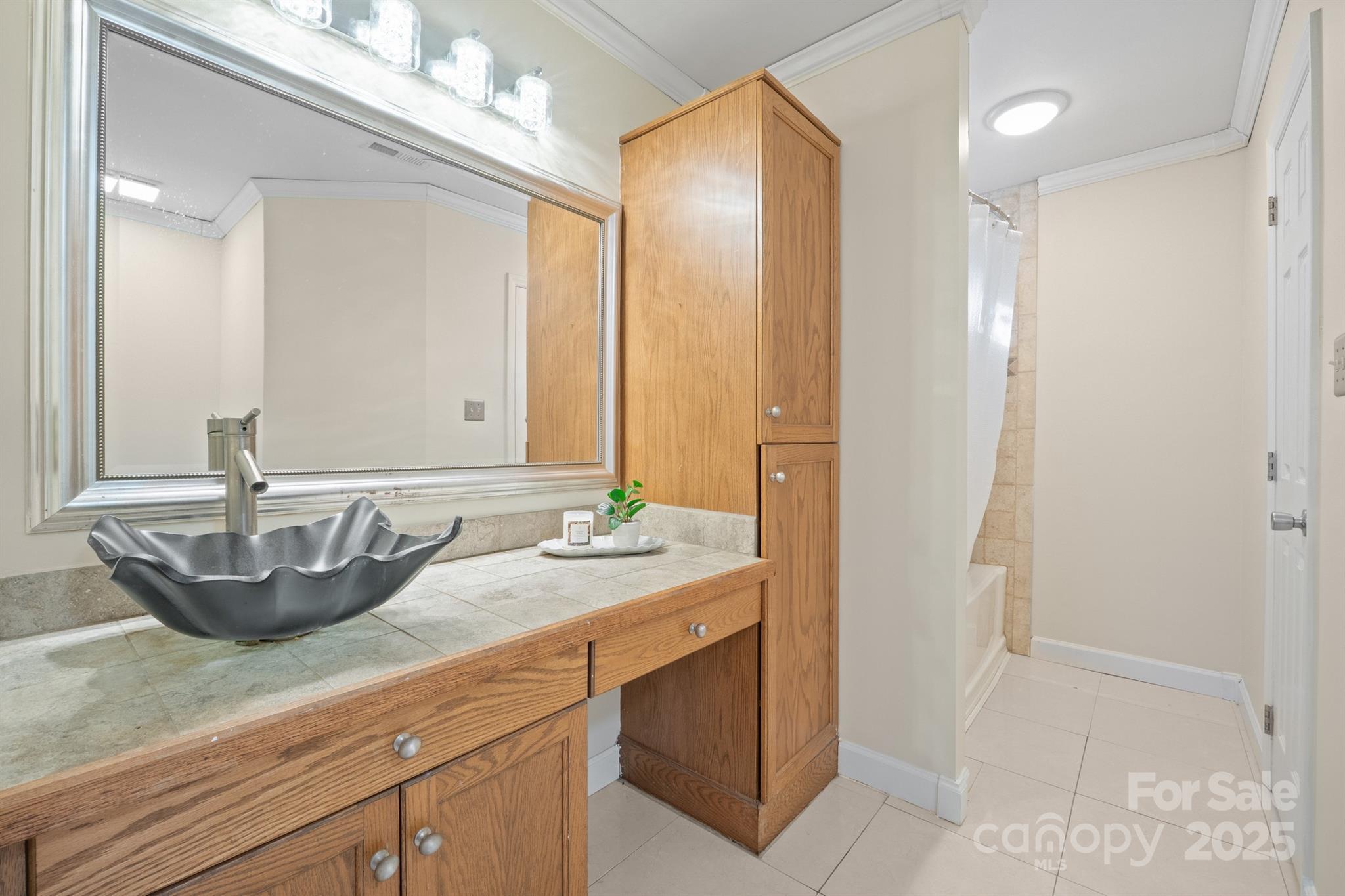 172 Valleybrook Drive