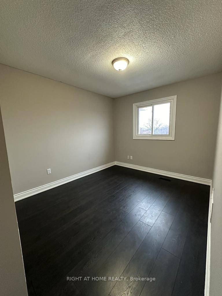 365 Tailfeather Cres 28