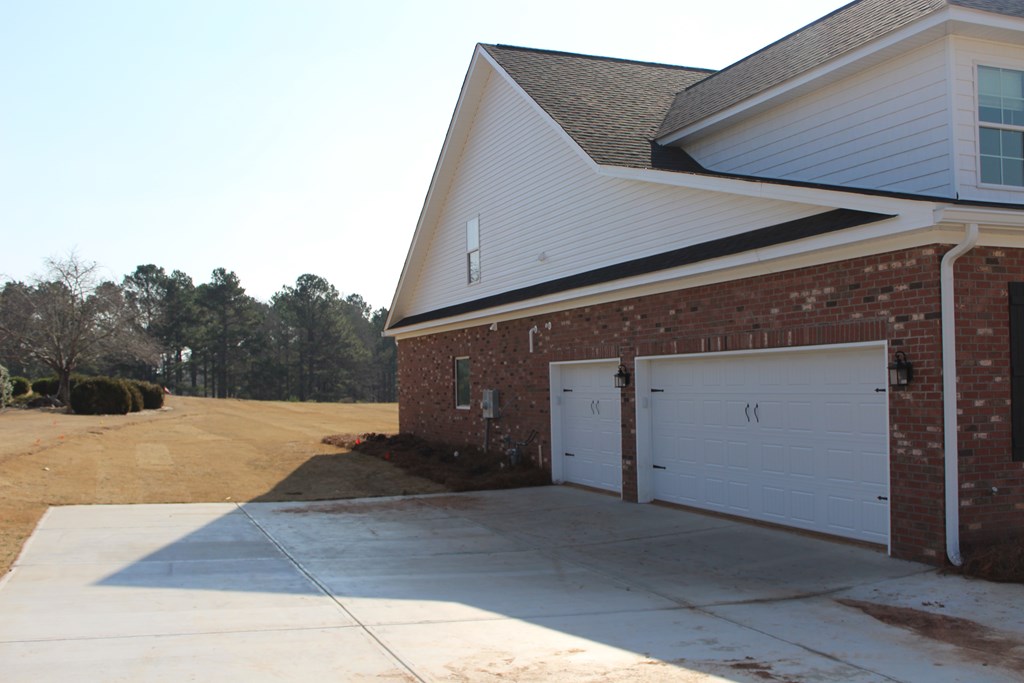 371 Oakmonte