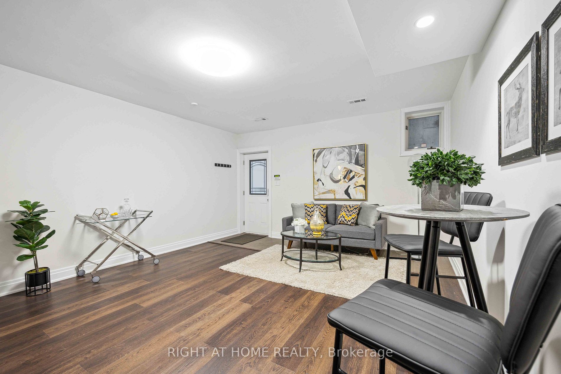 212 Walmer Rd