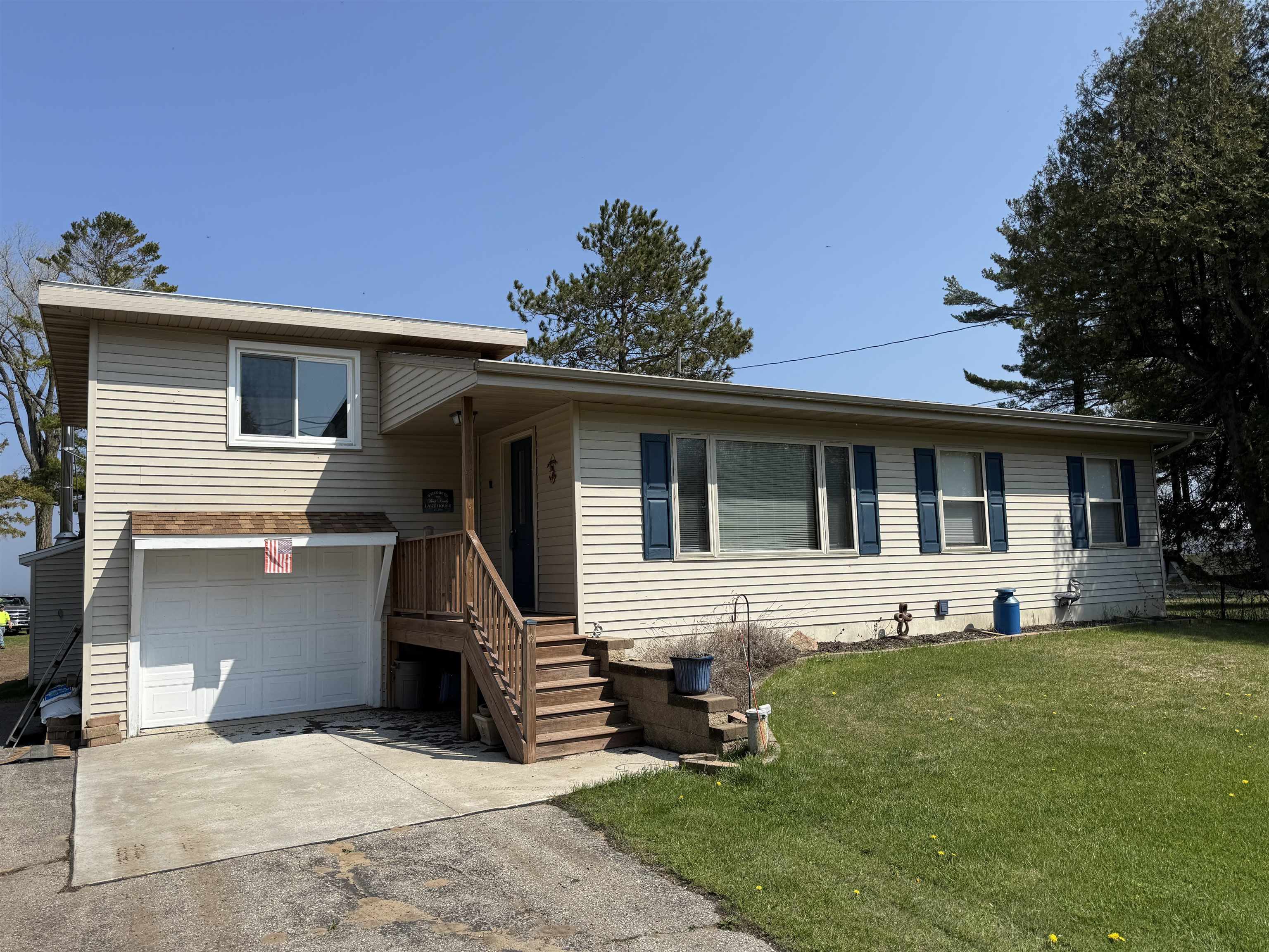 N2552 State Highway M-35