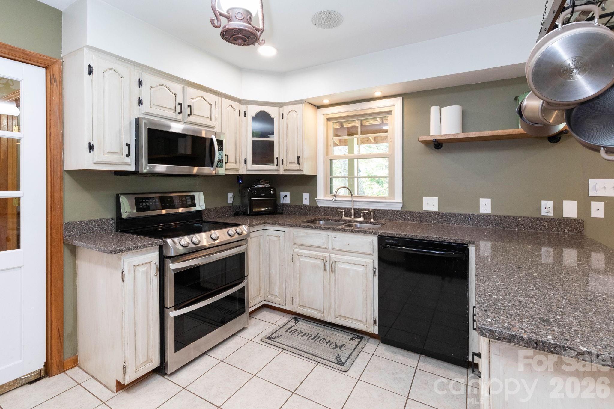 121 Churchill Downs Drive