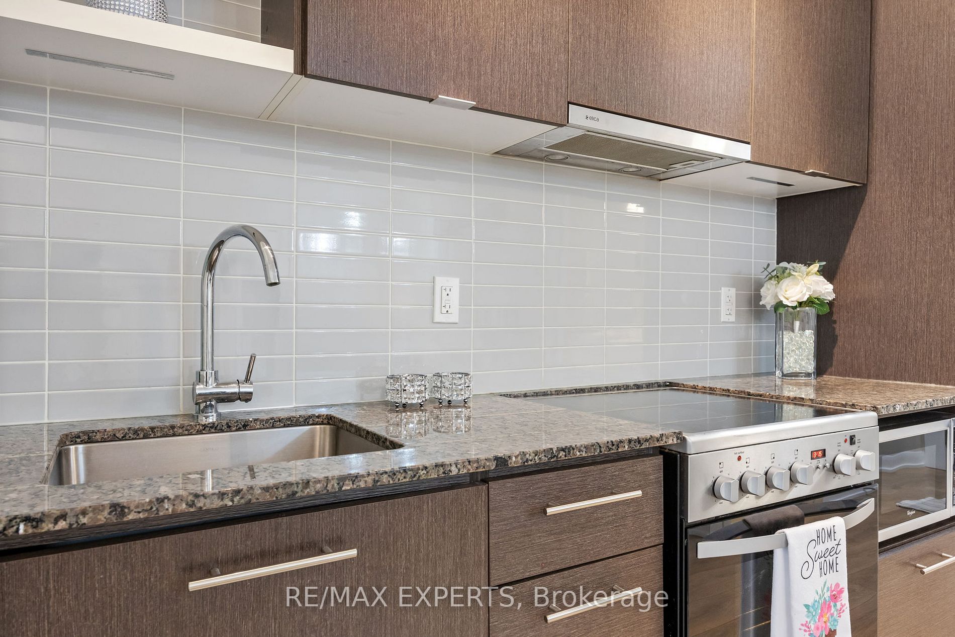 435 W Richmond St 802