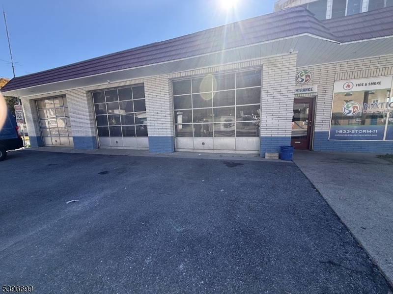 812 S Main St Bay L